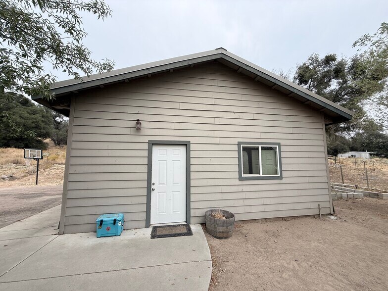 More Photos Of 33246 Auberry Rd, Auberry Freestanding For Sale