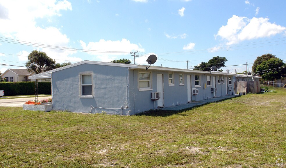 More Photos Of 977 Miner Rd, Lantana Apartments For Sale