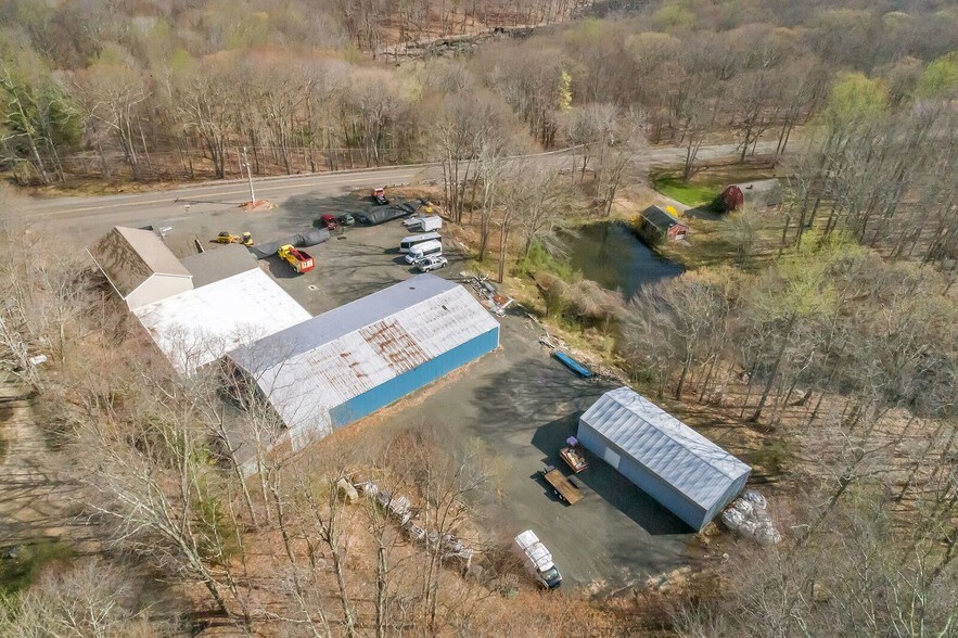 More Photos Of 8 Route 80, Killingworth Warehouse For Lease