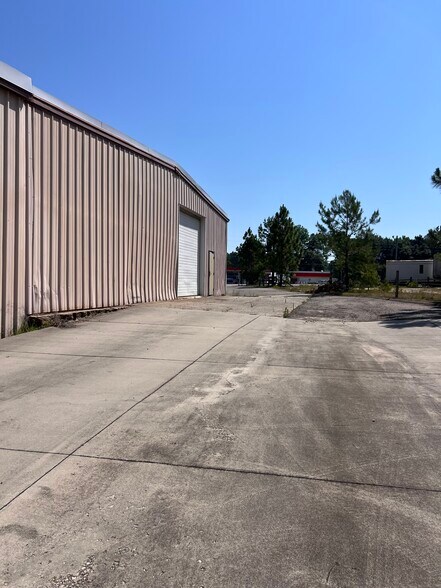 More Photos Of 11496 US Highway 15 501, Aberdeen Warehouse For Lease