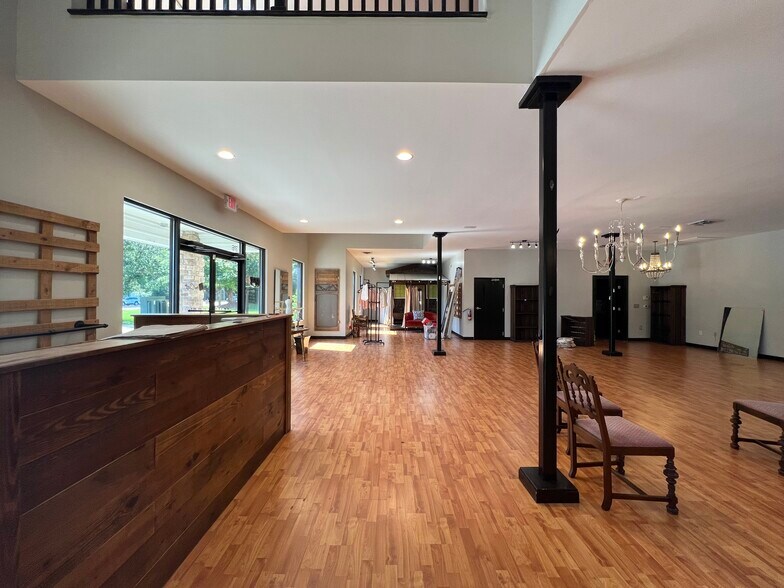 More Photos Of 3116 Evans St, Greenville Freestanding For Lease