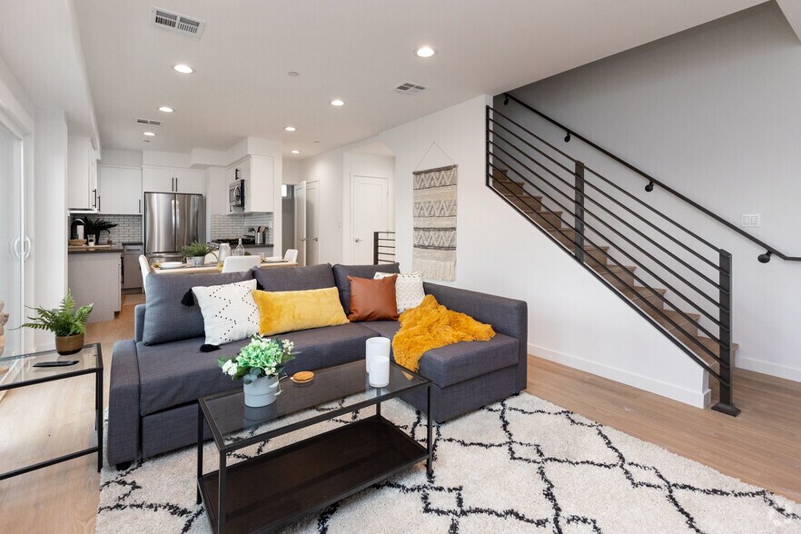 More Photos Of 5631 Whitnall Hwy, North Hollywood Apartments For Sale