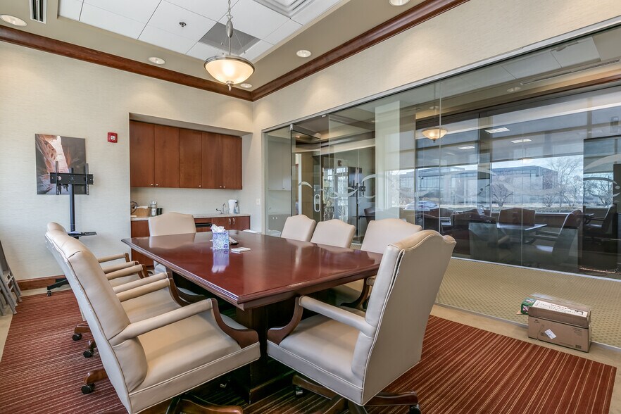 More Photos Of 2624 Patriot Blvd, Glenview Office For Sale