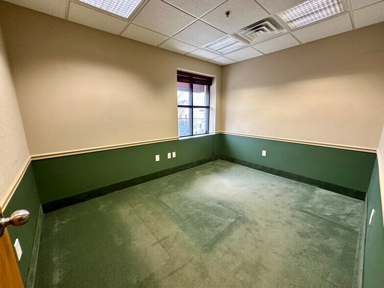 More Photos Of 534-548 Avenue E, Bayonne Office For Sale