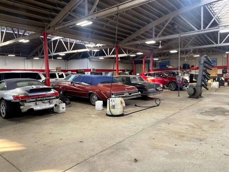 More Photos Of 1633 N Cicero Ave, Chicago Carwash For Sale