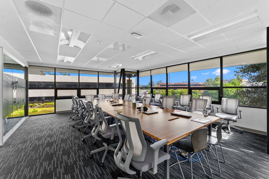 More Photos Of 5080 Shoreham Pl, San Diego Office For Sale