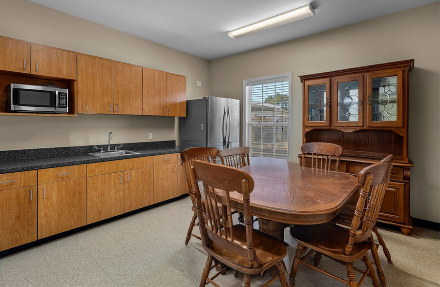 More Photos Of 1450 Jones Dairy Rd, Jasper Medical For Sale