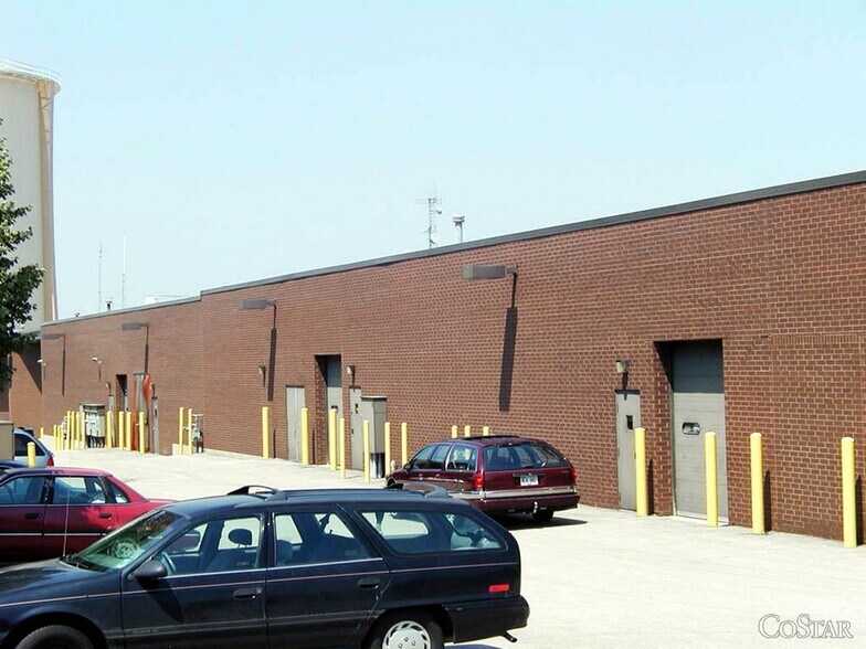 More Photos Of 1300-1320 Plum Grove Rd, Schaumburg Light Manufacturing For Lease