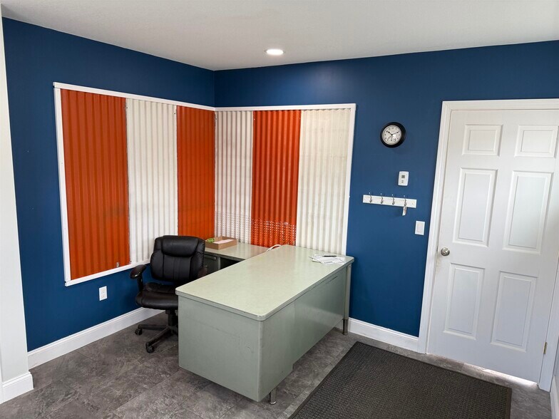 More Photos Of 45 Main St, Conway Office For Lease