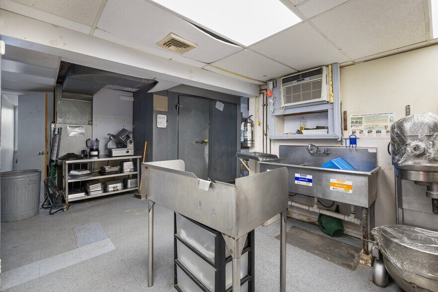 More Photos Of 1 Spring St, Hope Valley Restaurant For Sale