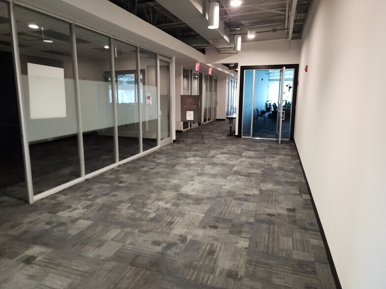 More Photos Of 308 Mallory Station Rd, Franklin Office For Sale