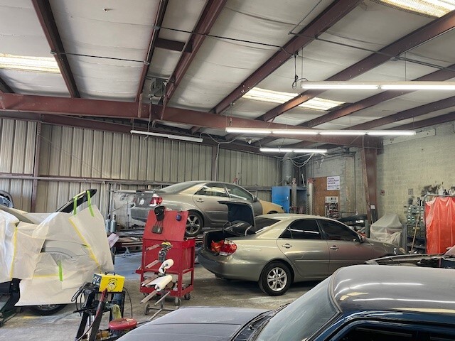 More Photos Of 6009-6017 International Blvd, Oakland Auto Repair For Sale