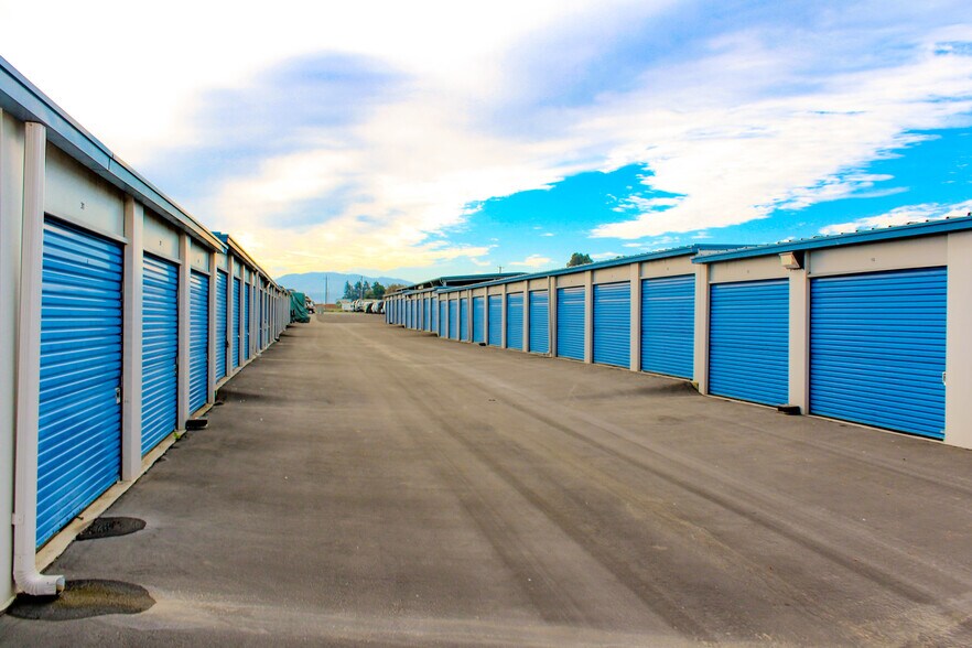 More Photos Of 741 Flynn Rd, Hollister Self Storage For Sale