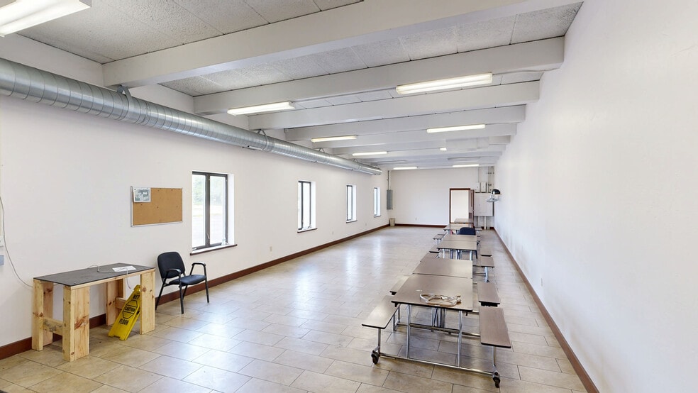 More Photos Of 1325 S Perkins St, Appleton Manufacturing For Lease