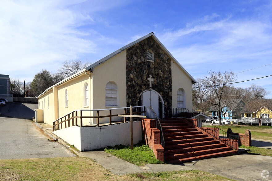 Primary Photo Of 1913 Gregg St, Columbia Religious Facility For Sale