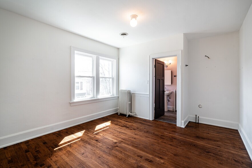 More Photos Of 3701 E Layton Ave, Cudahy Storefront Retail Residential For Sale