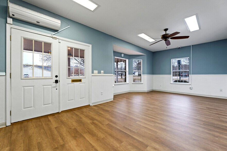 More Photos Of 71 Colt Square Dr, Fayetteville Loft Creative Space For Sale