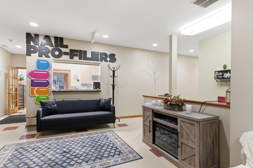 More Photos Of 1640 Willow Circle Dr, Crest Hill Medical For Sale