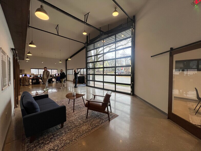 More Photos Of 1352 E Wilson St, Madison Warehouse For Sale