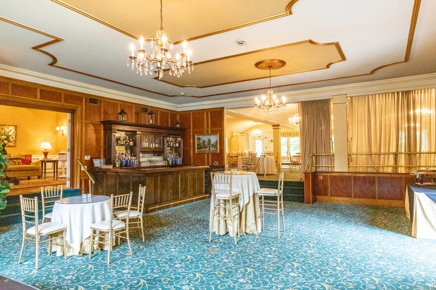 More Photos Of , Brookfield Unknown For Sale