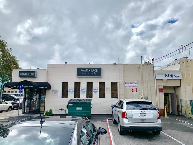 More Photos Of 4201-4203 W Alameda Ave, Burbank General Retail For Lease