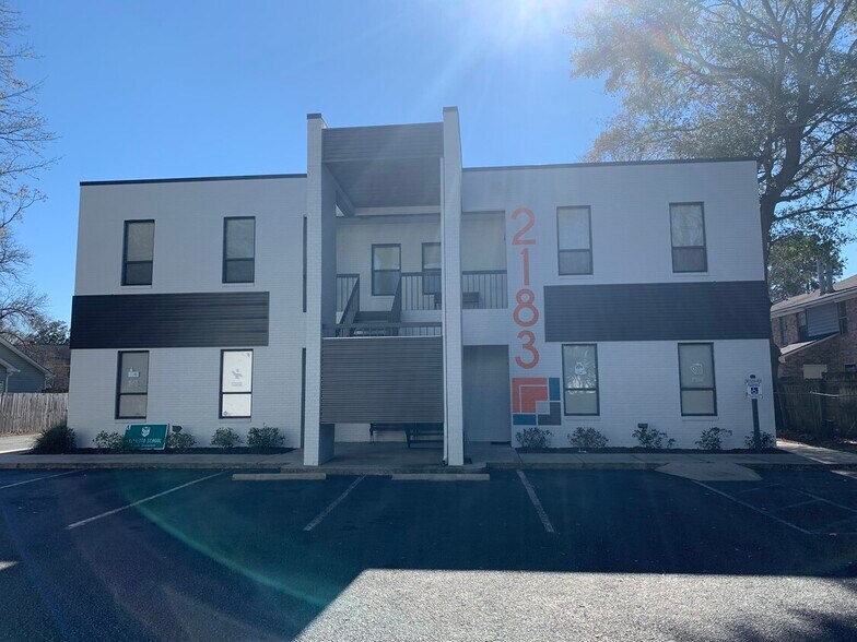 More Photos Of 2175 Ashley Phosphate Rd, Charleston Unknown For Lease