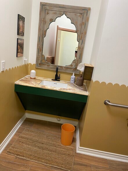 More Photos Of 4307-4321 Lemmon Ave, Dallas General Retail For Lease