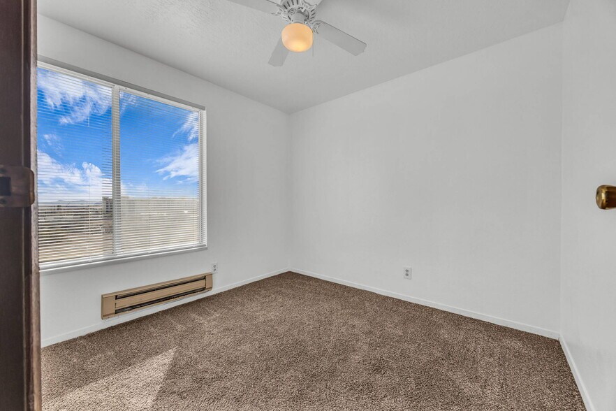 More Photos Of 108 Gardenia Way, Wendover Apartments For Sale