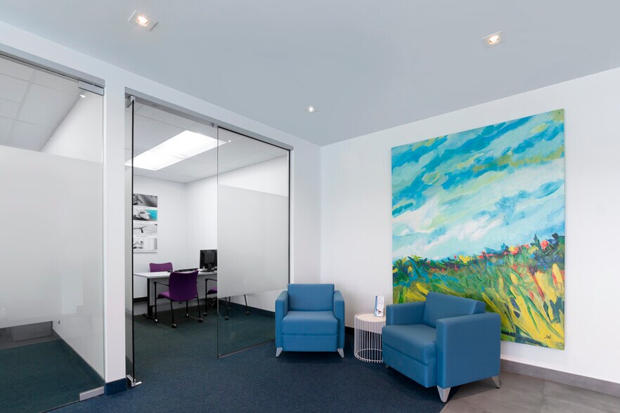 More Photos Of 1175 Boul Lebourgneuf, Québec Office For Lease