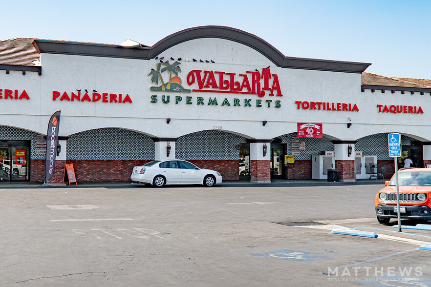 More Photos Of 2705 S H St, Bakersfield Supermarket For Sale