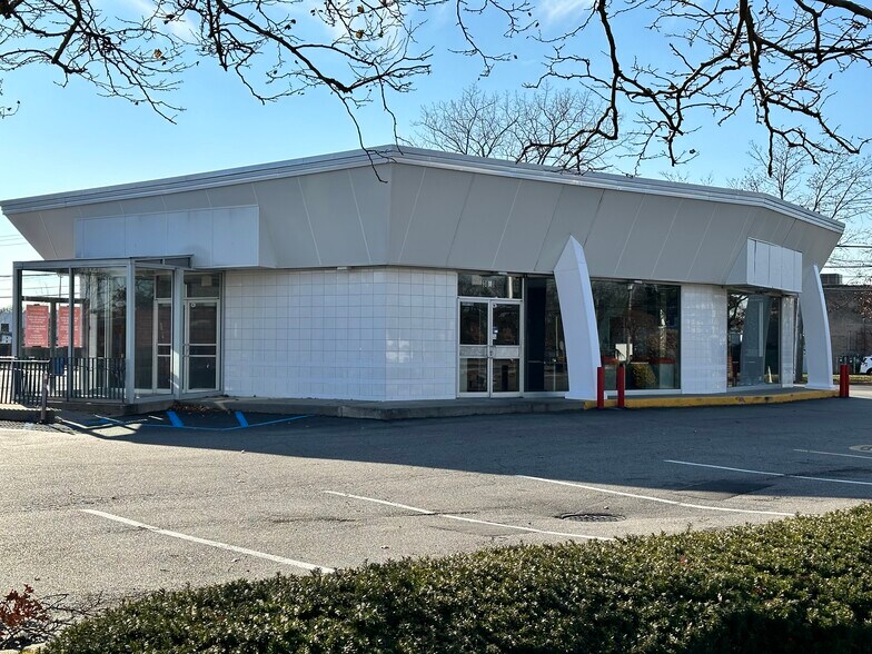 More Photos Of 3850 Veterans Memorial Hwy, Bohemia Fast Food For Lease