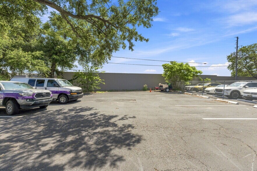 More Photos Of 1365 Hamlet Ave, Clearwater Flex For Lease