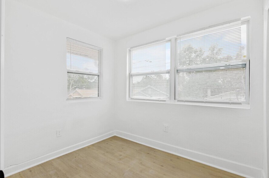 More Photos Of 1761 19th St S, Saint Petersburg Apartments For Sale