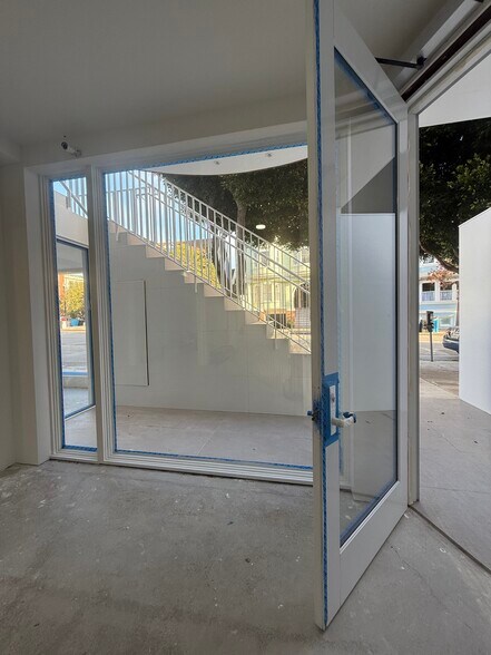 More Photos Of 3516 Sacramento St, San Francisco Storefront Retail Office For Lease