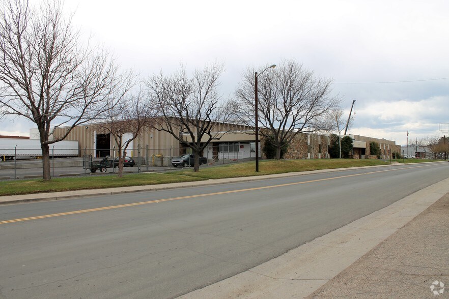 More Photos Of 1280 W 47th Ave, Denver Manufacturing For Lease