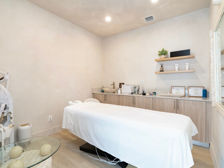 More Photos Of 2223 SW 13th Ave, Miami Storefront Retail Office For Sale