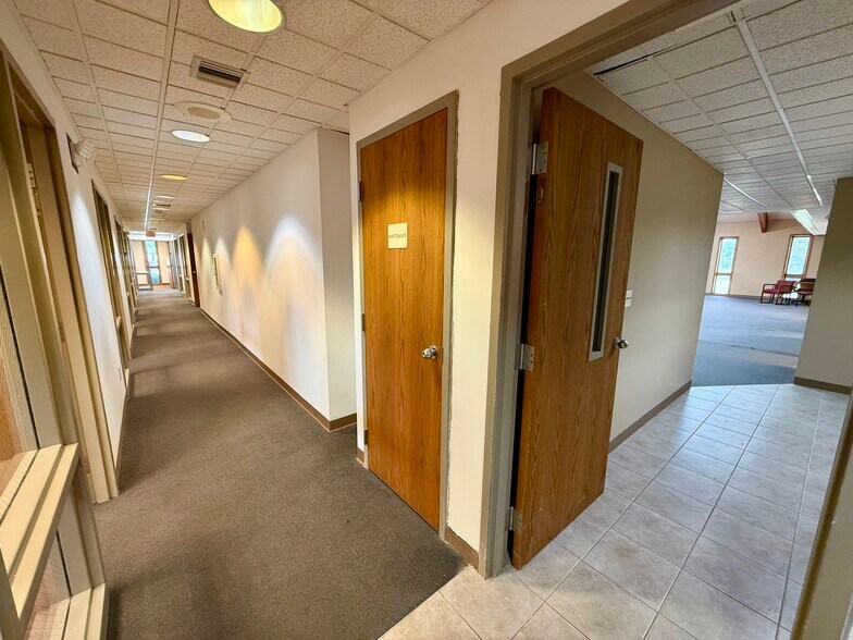 More Photos Of 321 S Blanchard St, Findlay Office For Sale