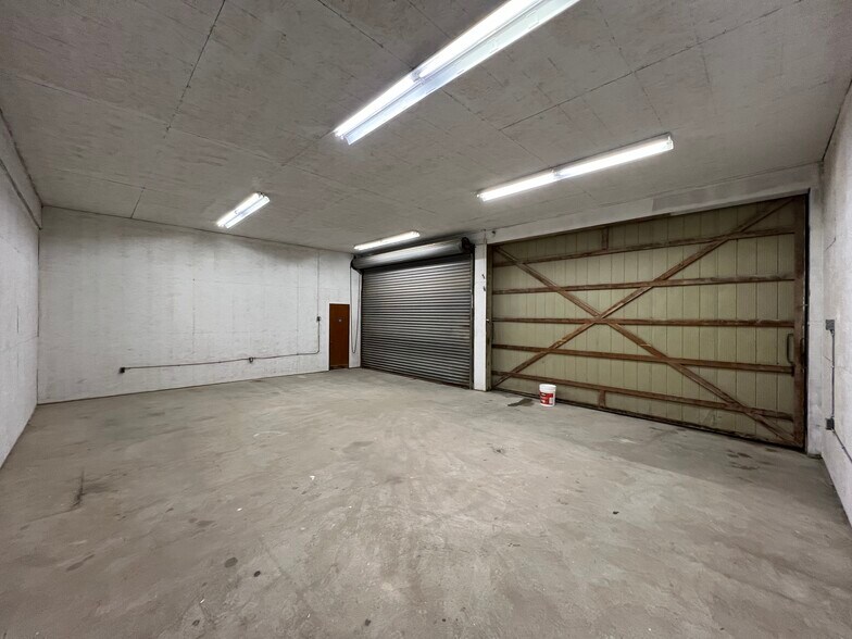 More Photos Of 533 Pefferlaw Rd, Georgina Storefront For Sale