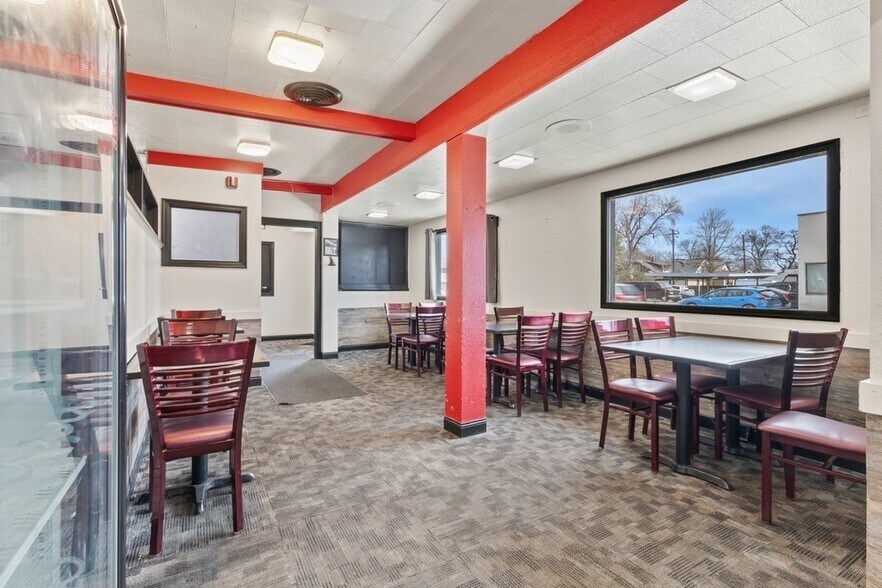 More Photos Of 1409 Arcade St, Saint Paul Restaurant For Sale