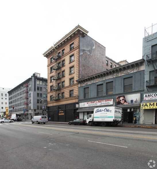 More Photos Of 121 E 5th St, Los Angeles Apartments For Lease