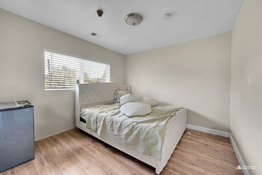 More Photos Of 1605 11th Ave, Greeley Apartments For Sale