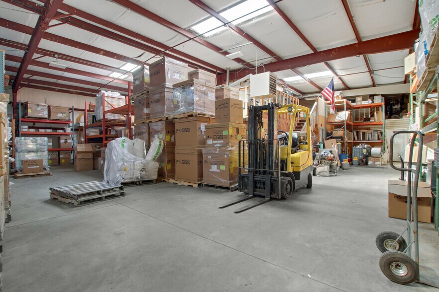 More Photos Of 9296 S Main St, Jonesboro Service For Sale