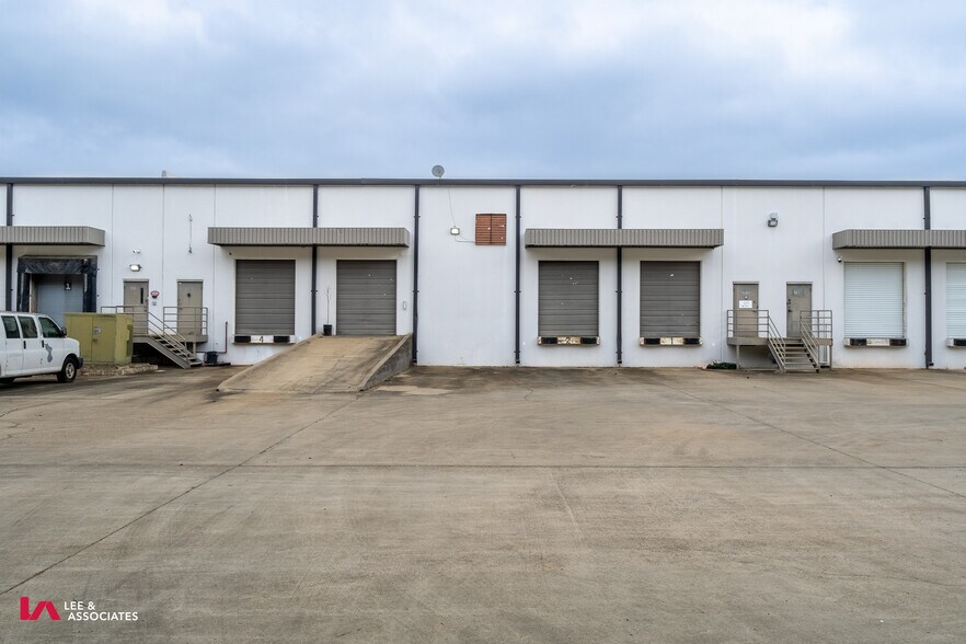 More Photos Of 4938 S Atlanta Rd SE, Atlanta Warehouse For Lease