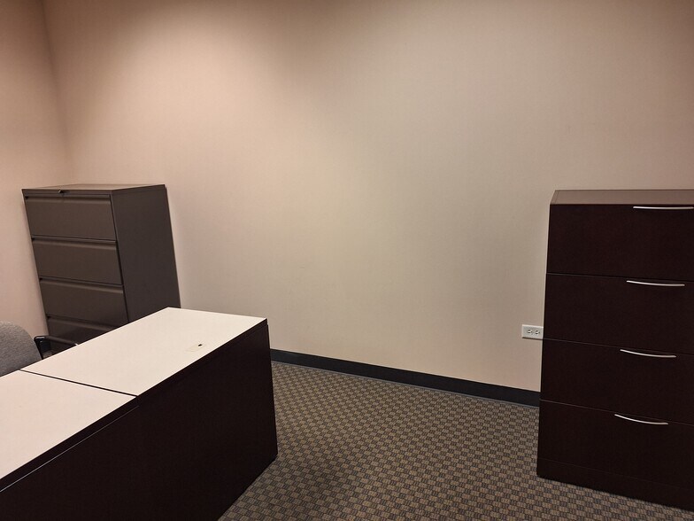 More Photos Of 1145 Mitchell Ct, Crystal Lake Flex For Sale