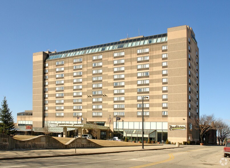 More Photos Of 700 Elm St, Manchester Hotel For Sale