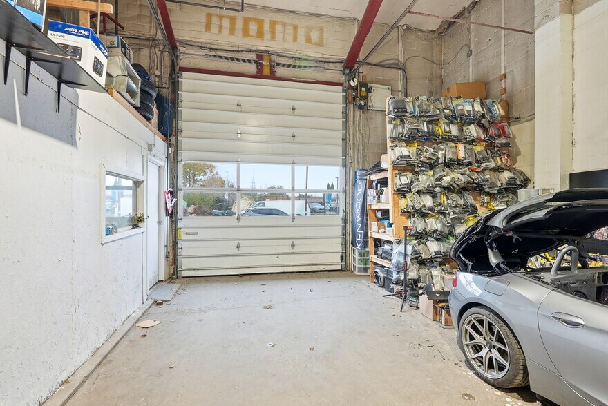 More Photos Of 1237-1255 Cousineau St, Ottawa Service For Sale