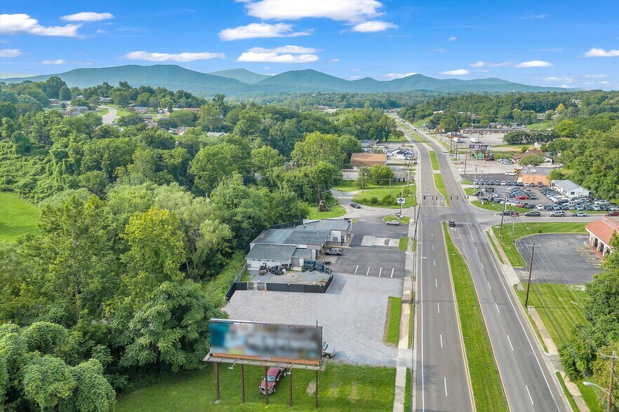 More Photos Of 1474 Peters Creek Rd NW, Roanoke Auto Repair For Sale