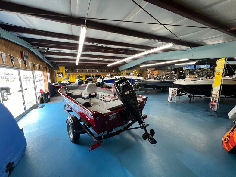 More Photos Of 115 Main St, Morristown Showroom For Sale