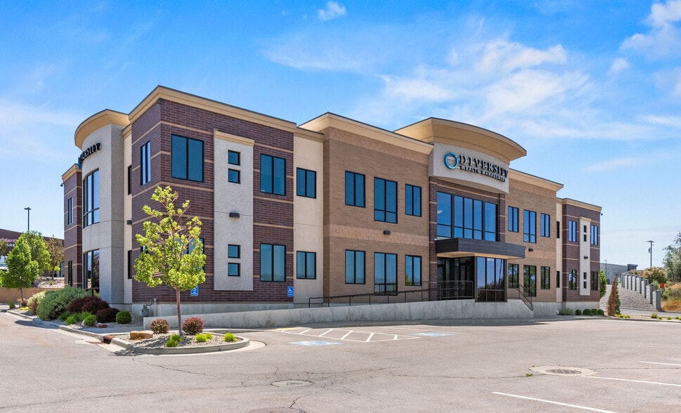 More Photos Of 9017 S Riverside Dr, Sandy Office For Lease