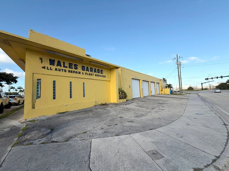 More Photos Of , Fort Lauderdale General Retail For Sale